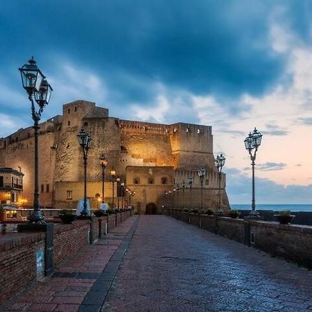 Vesuvius Suite - Elegante Appartamento In Centro Napoli Dış mekan fotoğraf