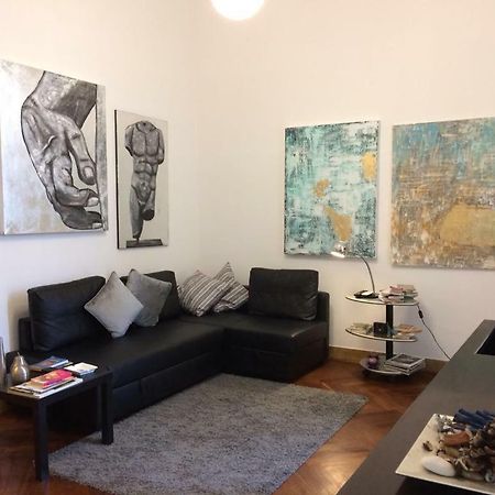 Vesuvius Suite - Elegante Appartamento In Centro Napoli Dış mekan fotoğraf